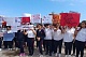 Дети и родители устроили протест из-за перевернувшегося школьного автобуса